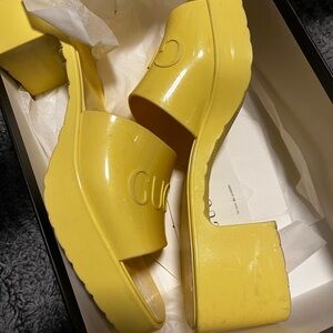 Authentic Gucci jelly slides. (With box.)
